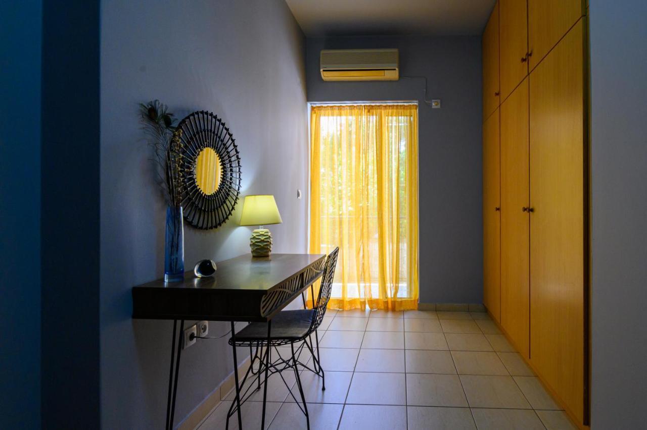 Rea Apartment II "1Minute From The Beach" Kalamata Exterior photo