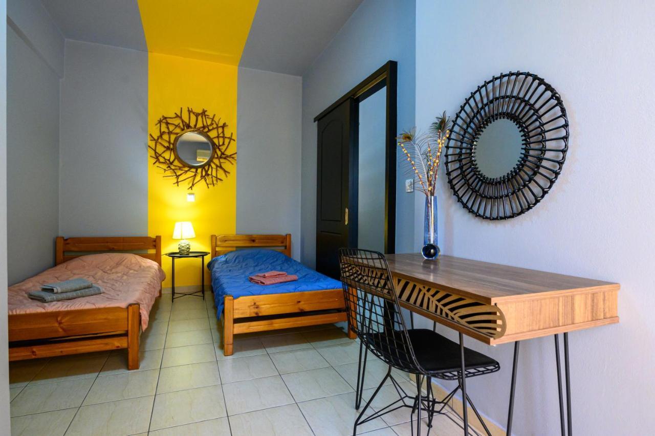 Rea Apartment II "1Minute From The Beach" Kalamata Exterior photo